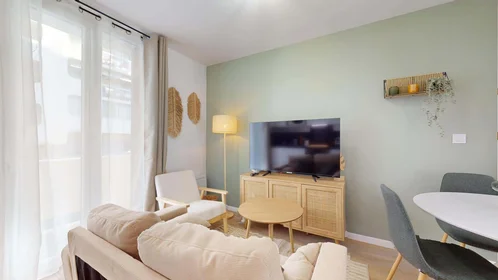 Quarto privado em 29 Av. Général Nogues, 83000 Toulon, France, imagem 18 de 20