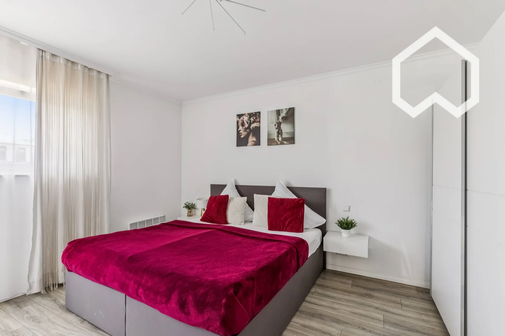 Budget-friendly student room close to campus in 