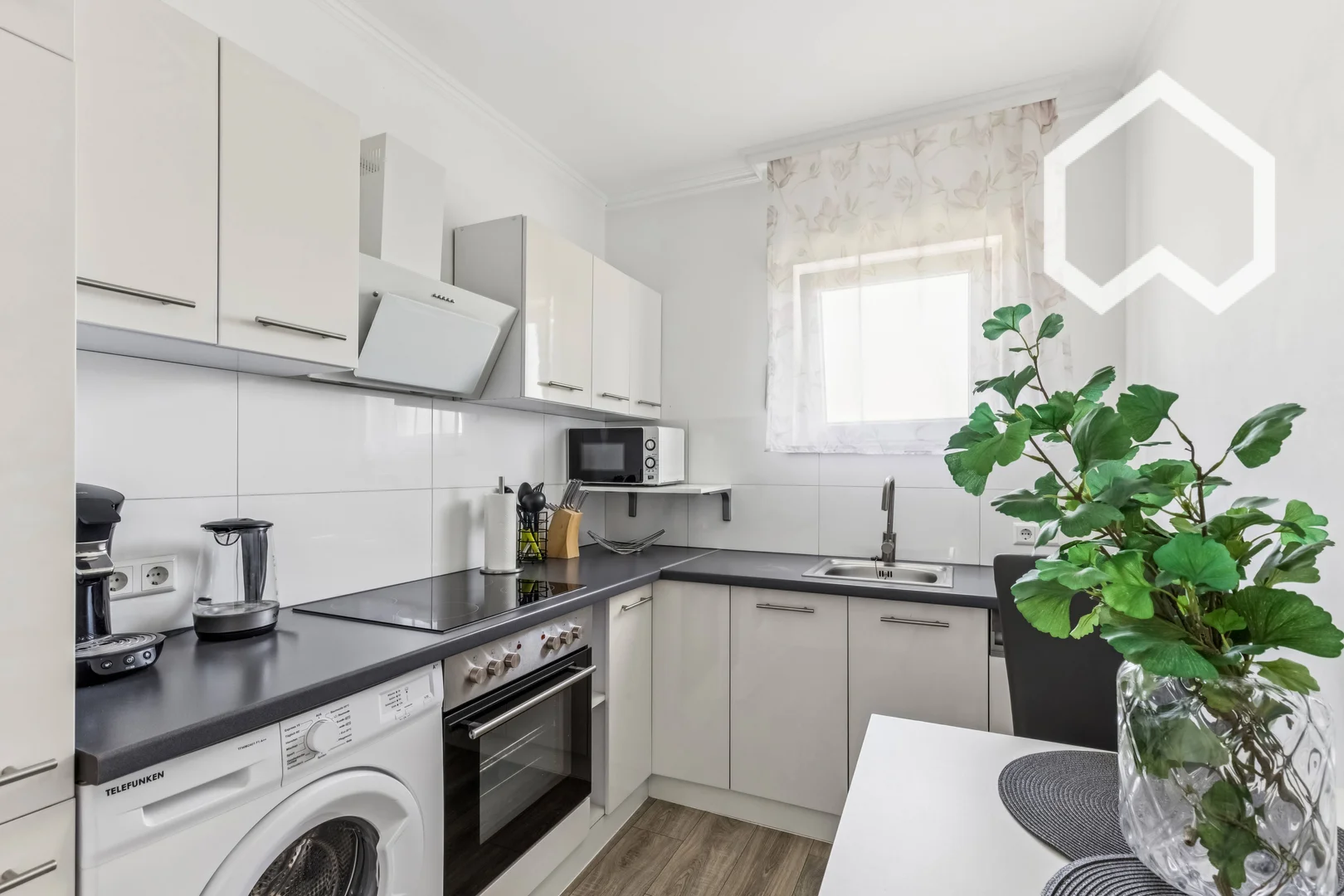 Economical student room with convenient location in 