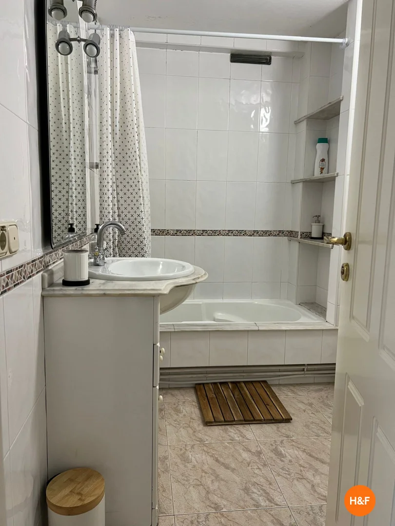 Habitación estudiantil económica cerca del campus en 
