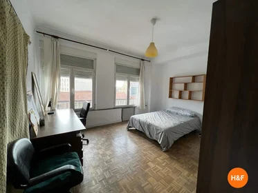 Privatzimmer in der C. de Raimundo Fernández Villaverde, 3, Tetuán, 28003 Madrid, España, bild 1 von 10