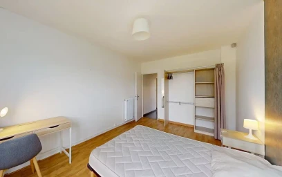 Habitación privada en Square des Hautes Chalais, Bréquigny, imagen 2 de 10