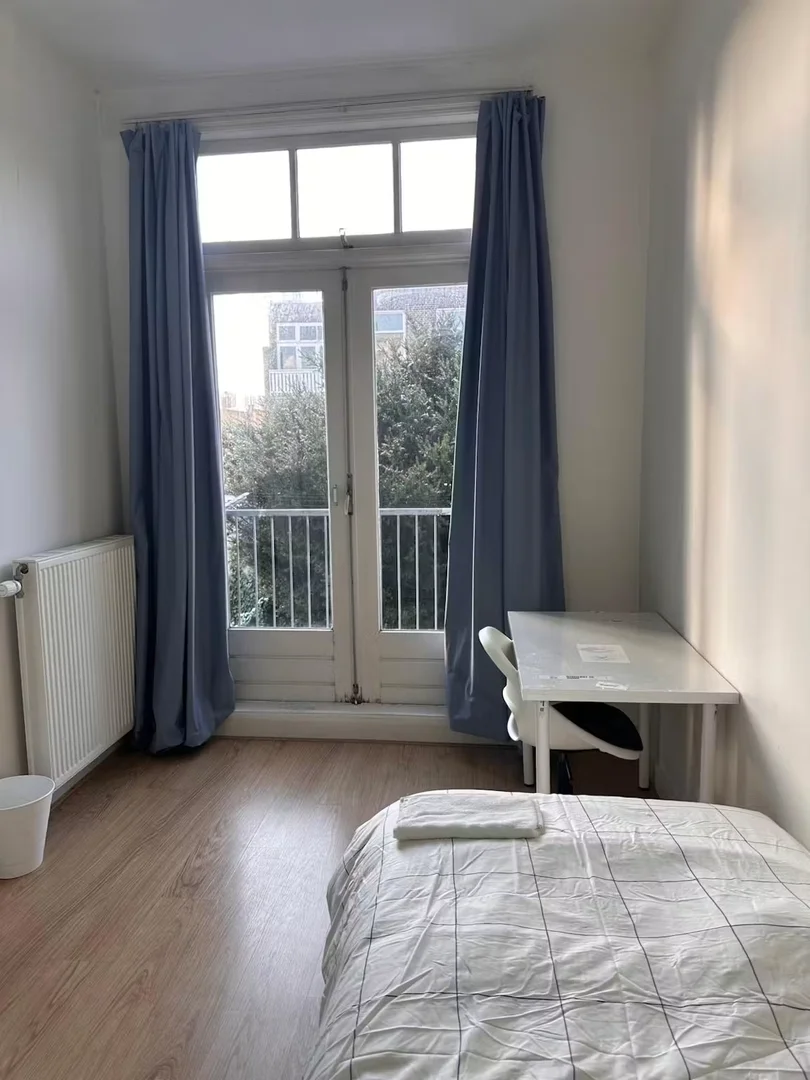 Quarto acolhedor para estudantes disponível em 