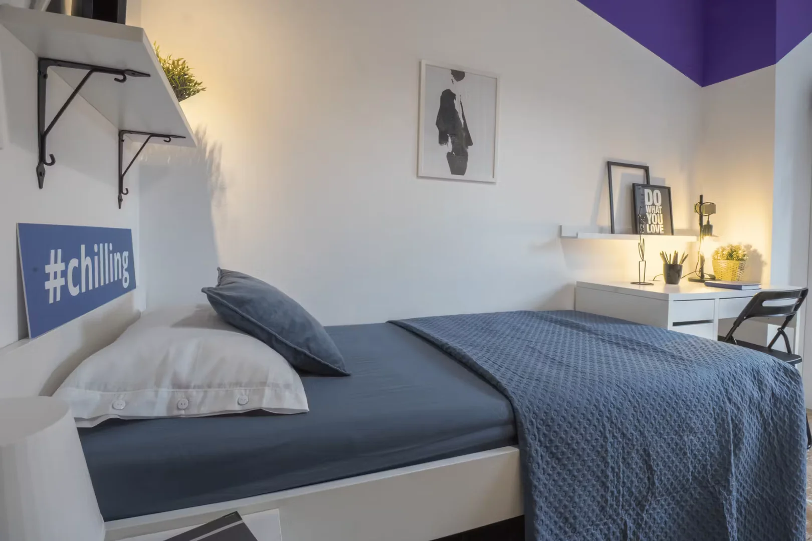 Quarto para alugar em apartamento de estudantes em , totalmente mobilado