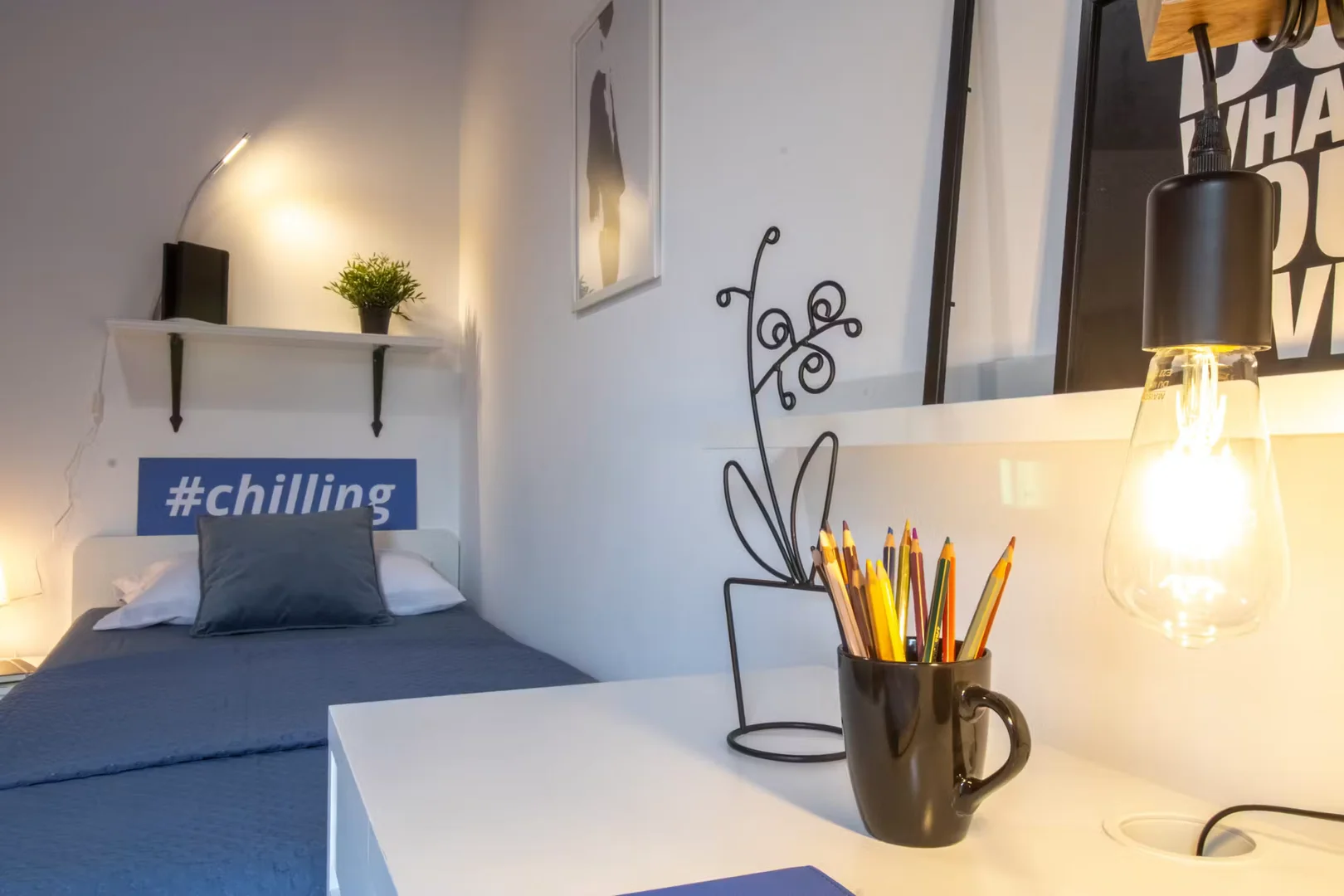 Quarto para alugar em apartamento de estudantes em , totalmente mobilado