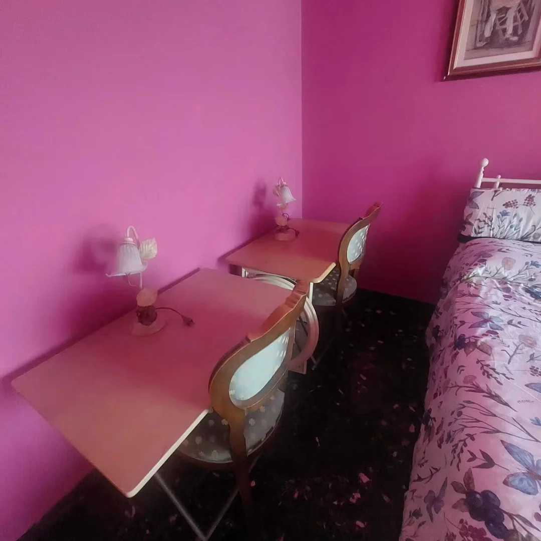 Student-friendly room in  with modern amenities
