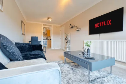 Entire apartment at Bicknor Close, Canterbury, image 2 of 10