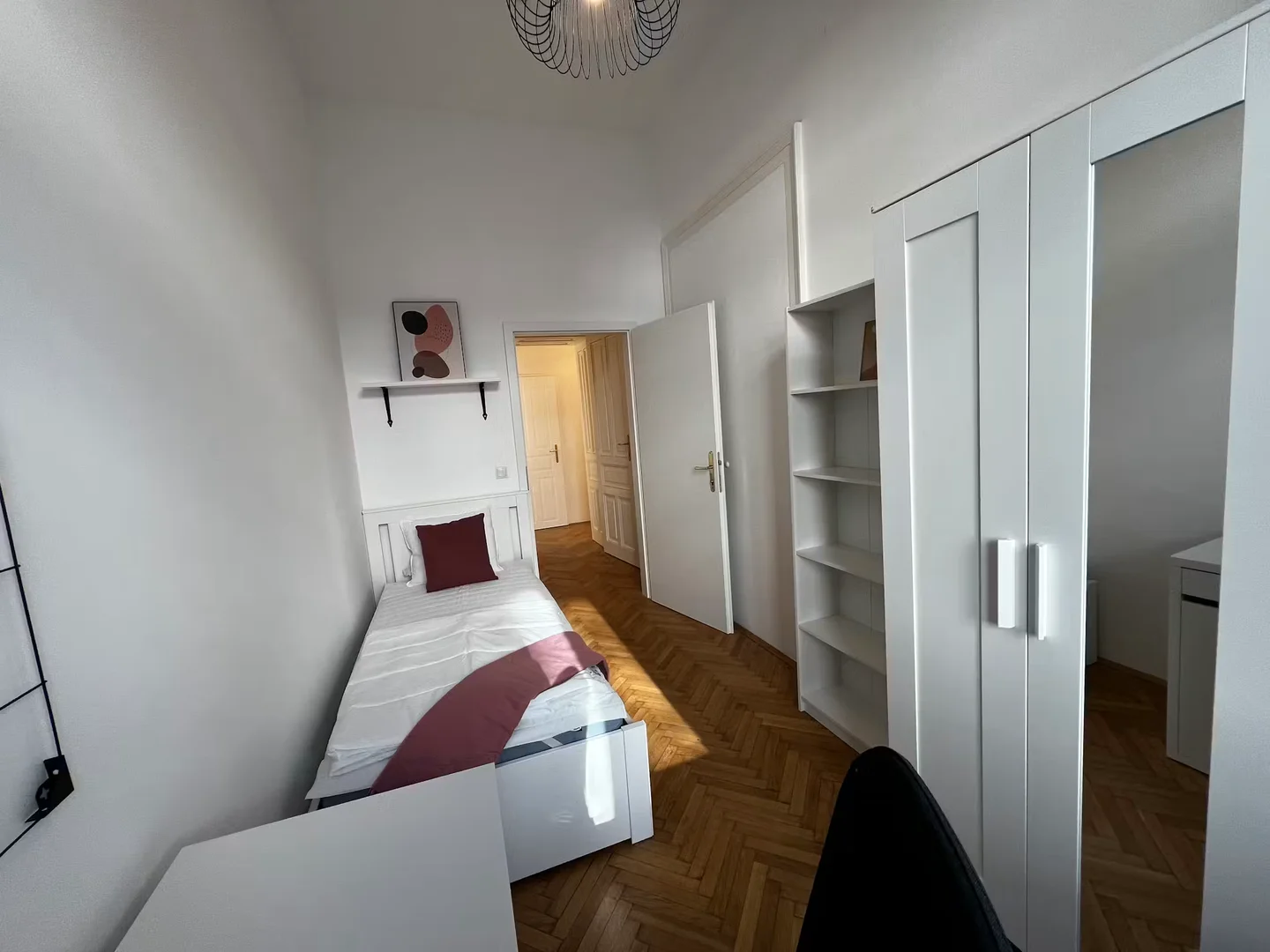 Habitación estudiantil económica cerca del campus en 