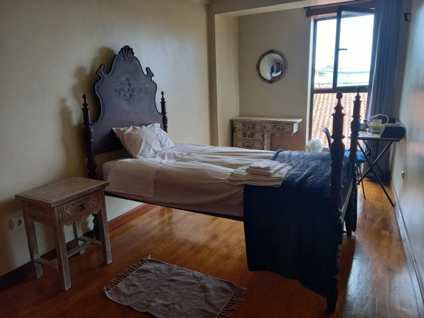 Economical student room with convenient location in 