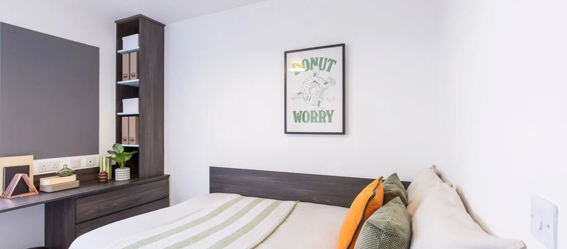 Cozy room for students available in 