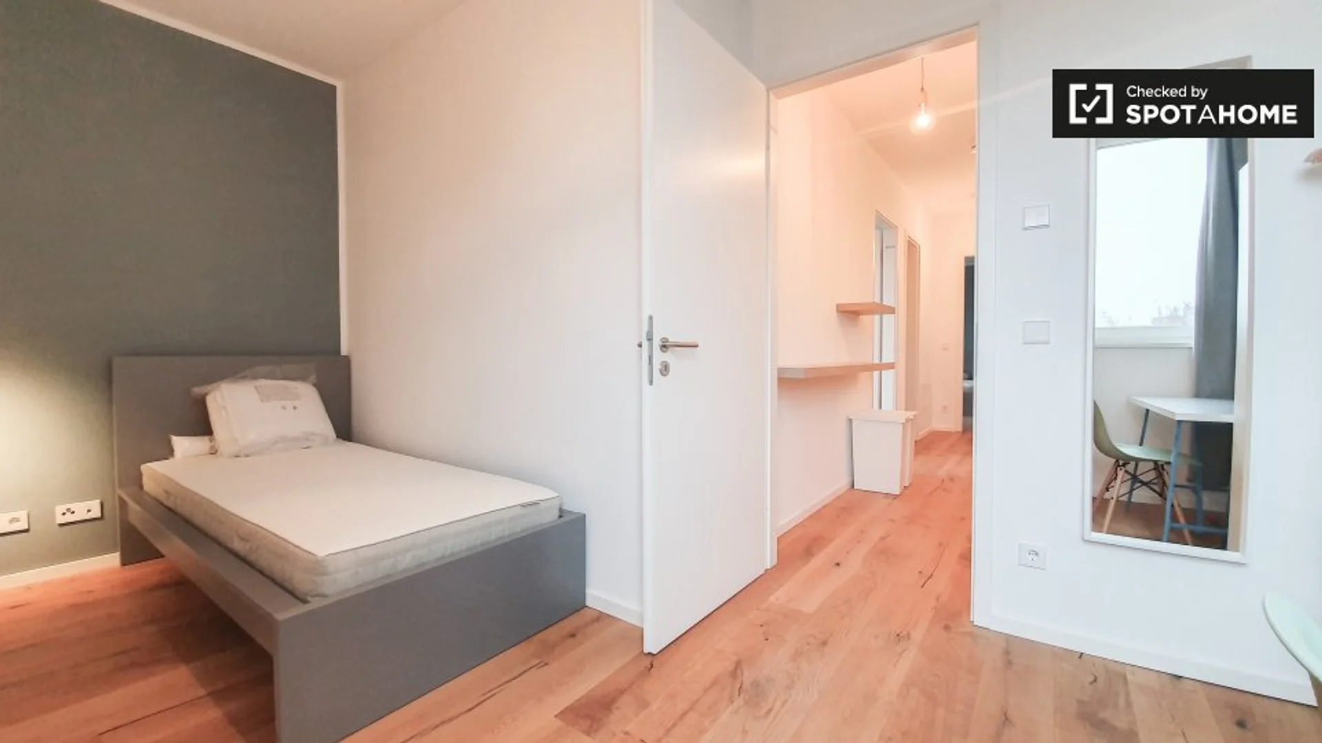 Bezahlbares Zimmer für Studenten mit ausreichender Beleuchtung in 