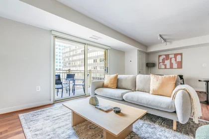 Apartamento inteiro em 9th Street North, University Heights, imagem 1 de 10