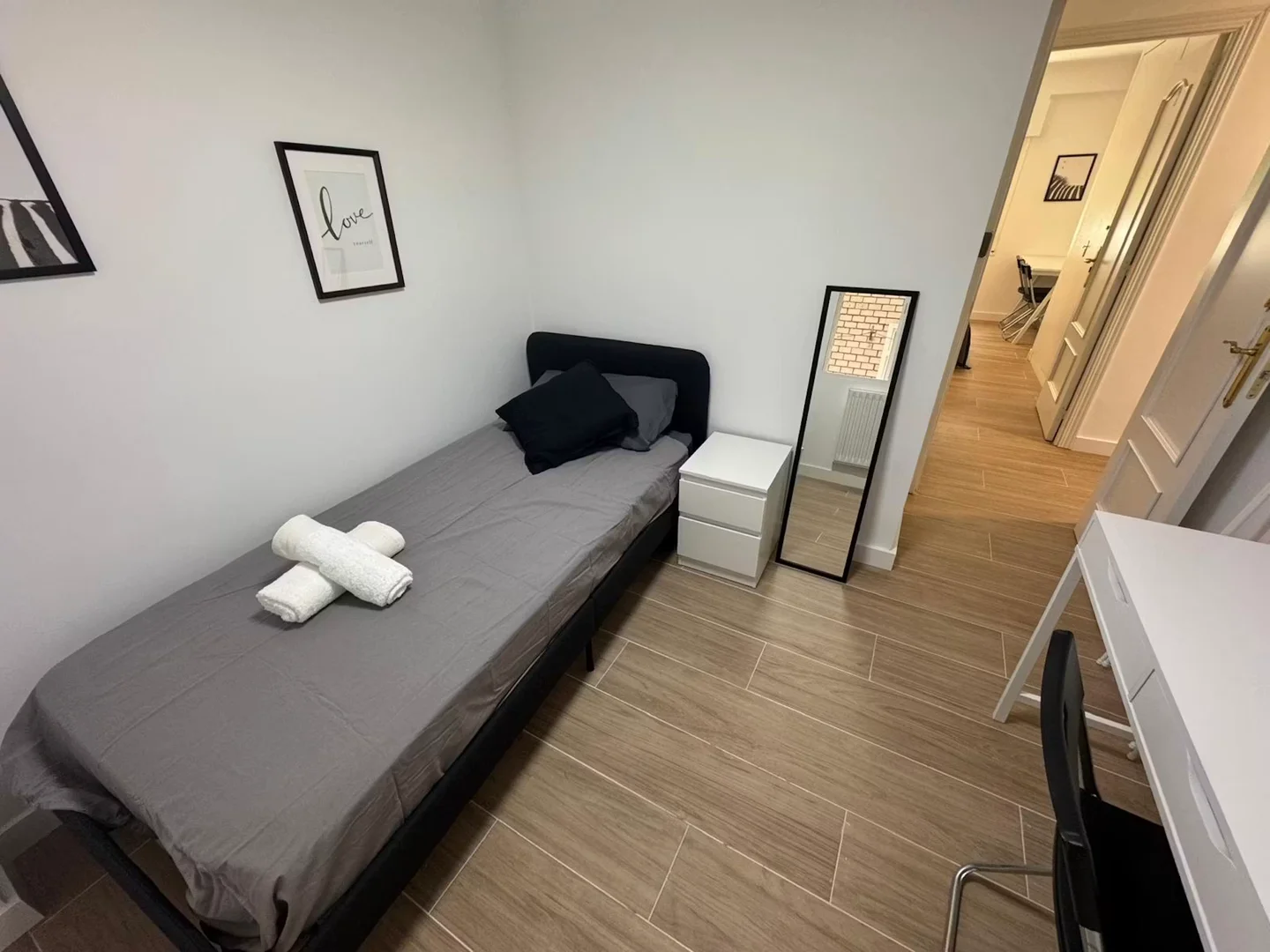 Chambre d'étudiant confortable et spacieuse dans 