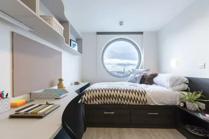 Özel oda konumu Livin  21-27 City Rd  Cardiff, CF24 3BJ, 1 10 görüntüsü