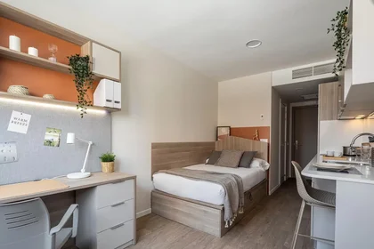 Habitación privada en Travesía de Extremadura, imagen 1 de 10