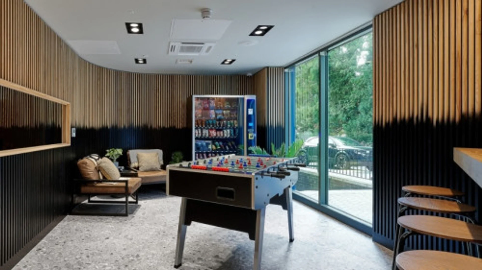 Chambre d'étudiant à  avec espace d'étude et installations communes