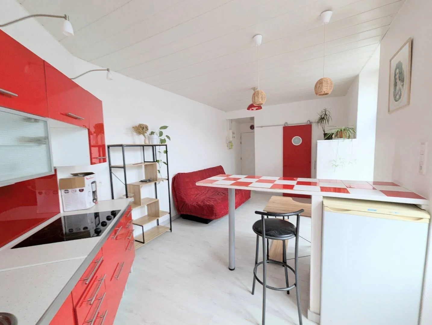 Cozy room for students available in 