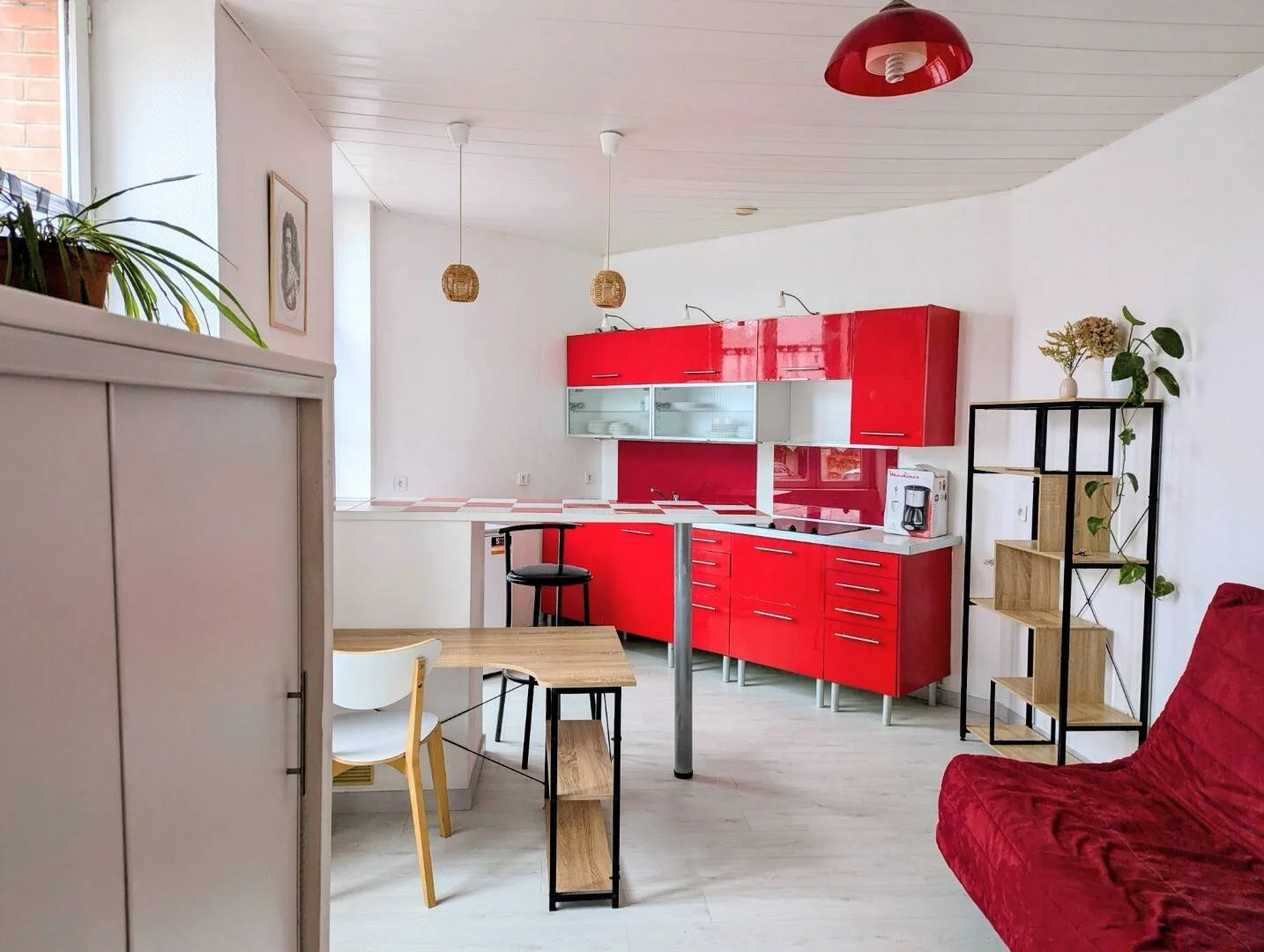 Bright and airy student room with easy university access in 
