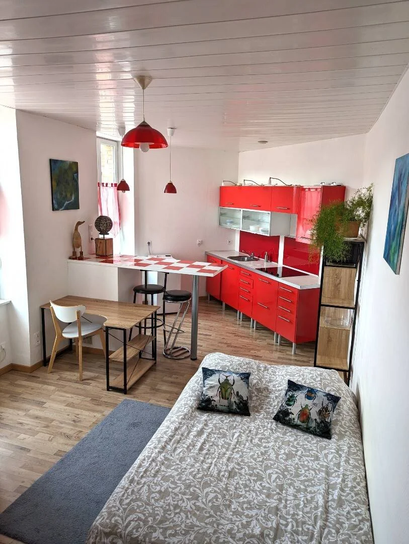 Economical student room with convenient location in 