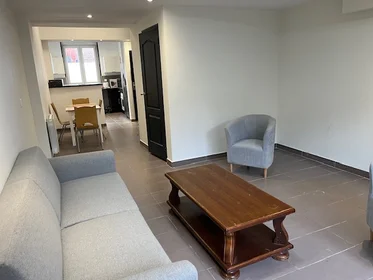 Quarto privado em Rue Watt, imagem 2 de 14