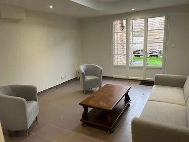 Quarto privado em Rue Watt, imagem 7 de 14