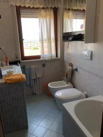 Habitación privada en Via Piave, Cappuccini, imagen 2 de 10