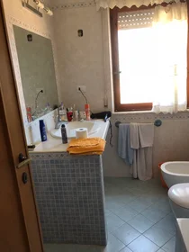 Habitación privada en Via Piave, Cappuccini, imagen 3 de 10