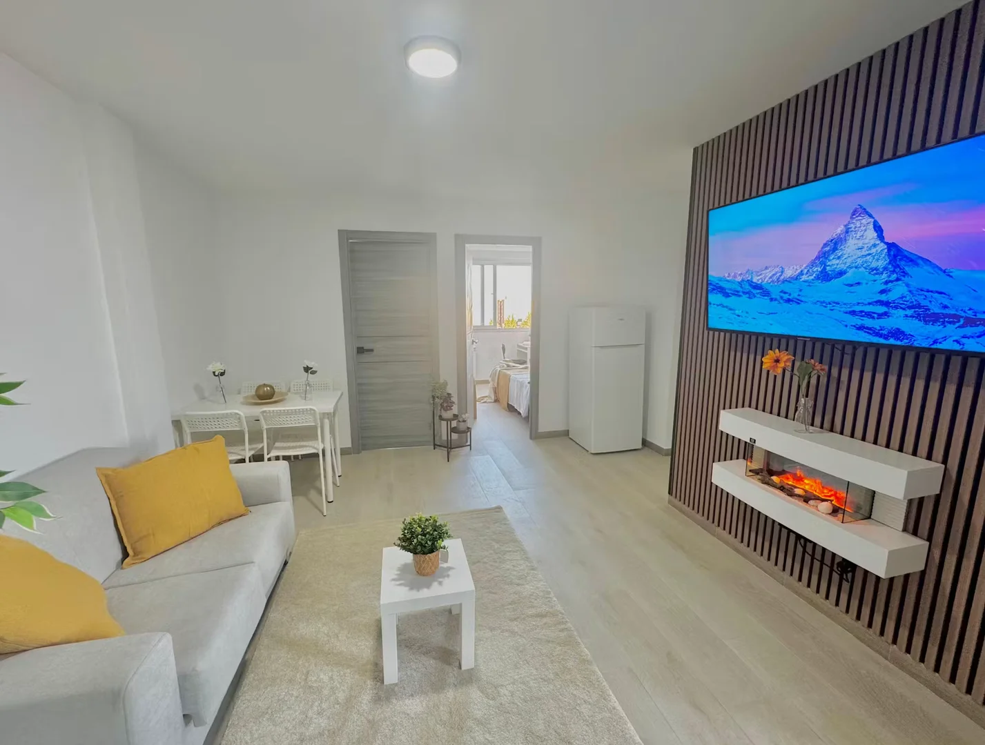 Economical student room with convenient location in