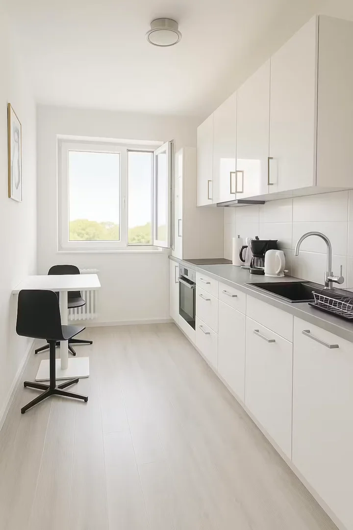 Comfortable and spacious student room in 