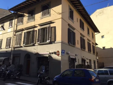 Shared room at Via Vittorio Emanuele II, Santa Maria Novella, image 10 of 10