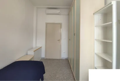 Özel oda konumu Via Luigi Maggiulli, , 1 10 görüntüsü