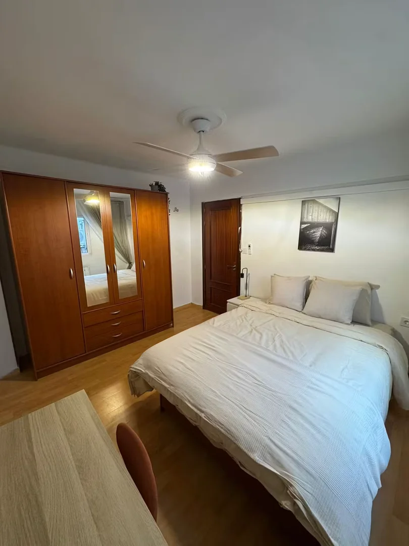 Cozy room for students available in 