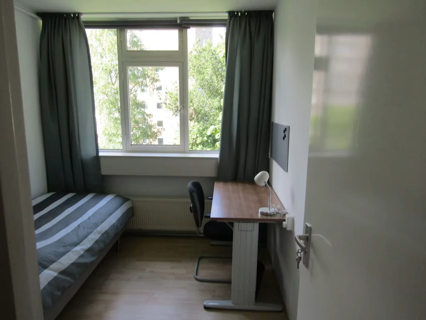 Zimmer in Studentenwohnung in  zu vermieten, voll möbliert