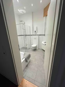 Logement entier à Uhlandstraße, image 10 de 17
