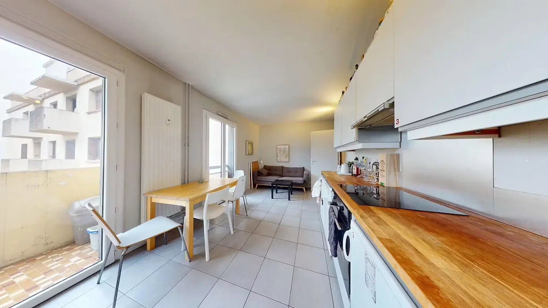 Economical student room with convenient location in