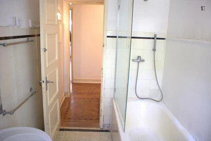 Chambre privée à Praça Gonçalo Trancoso, image 13 de 19
