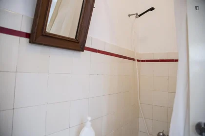 Chambre privée à Praça Gonçalo Trancoso, image 14 de 19
