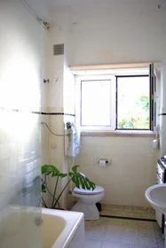 Chambre privée à Praça Gonçalo Trancoso, image 16 de 19