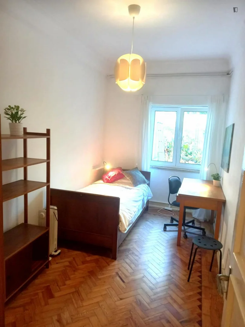 Chambre d'étudiant économique avec emplacement pratique dans 