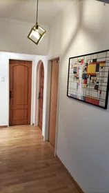 Quarto privado em Rua Infante Dom Pedro, imagem 13 de 24