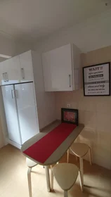 Quarto privado em Rua Infante Dom Pedro, imagem 8 de 24