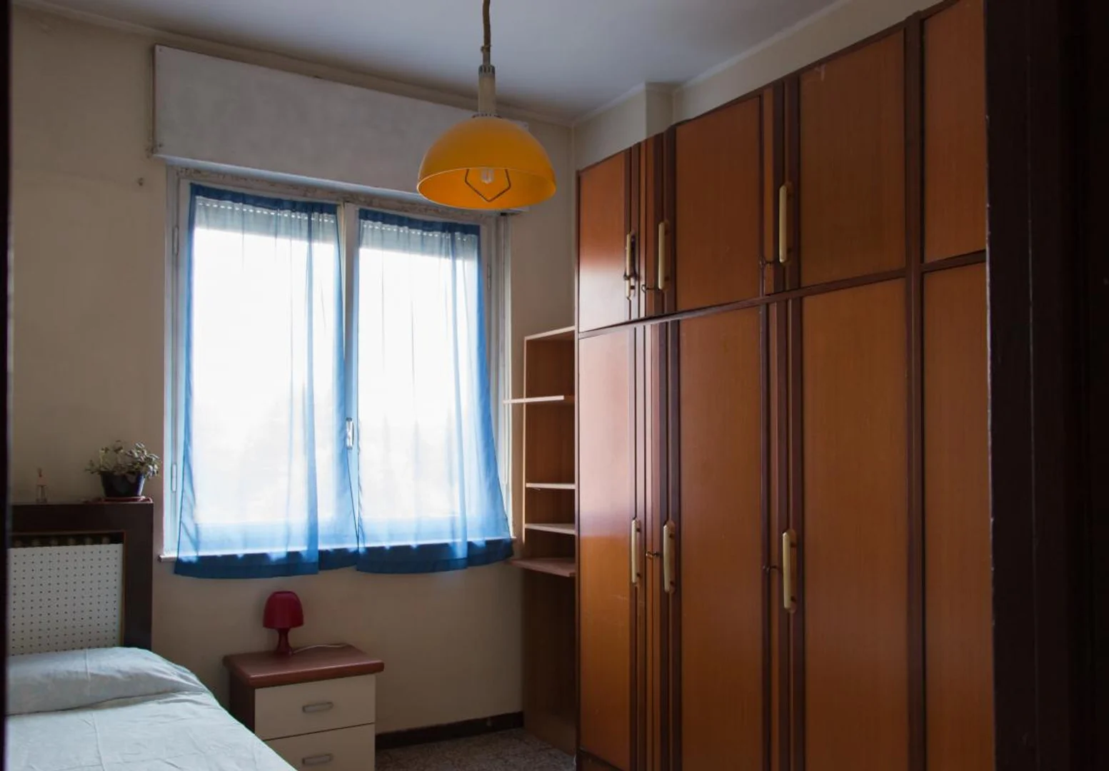 Chambre d'étudiant fonctionnelle parfaite pour étudier dans 