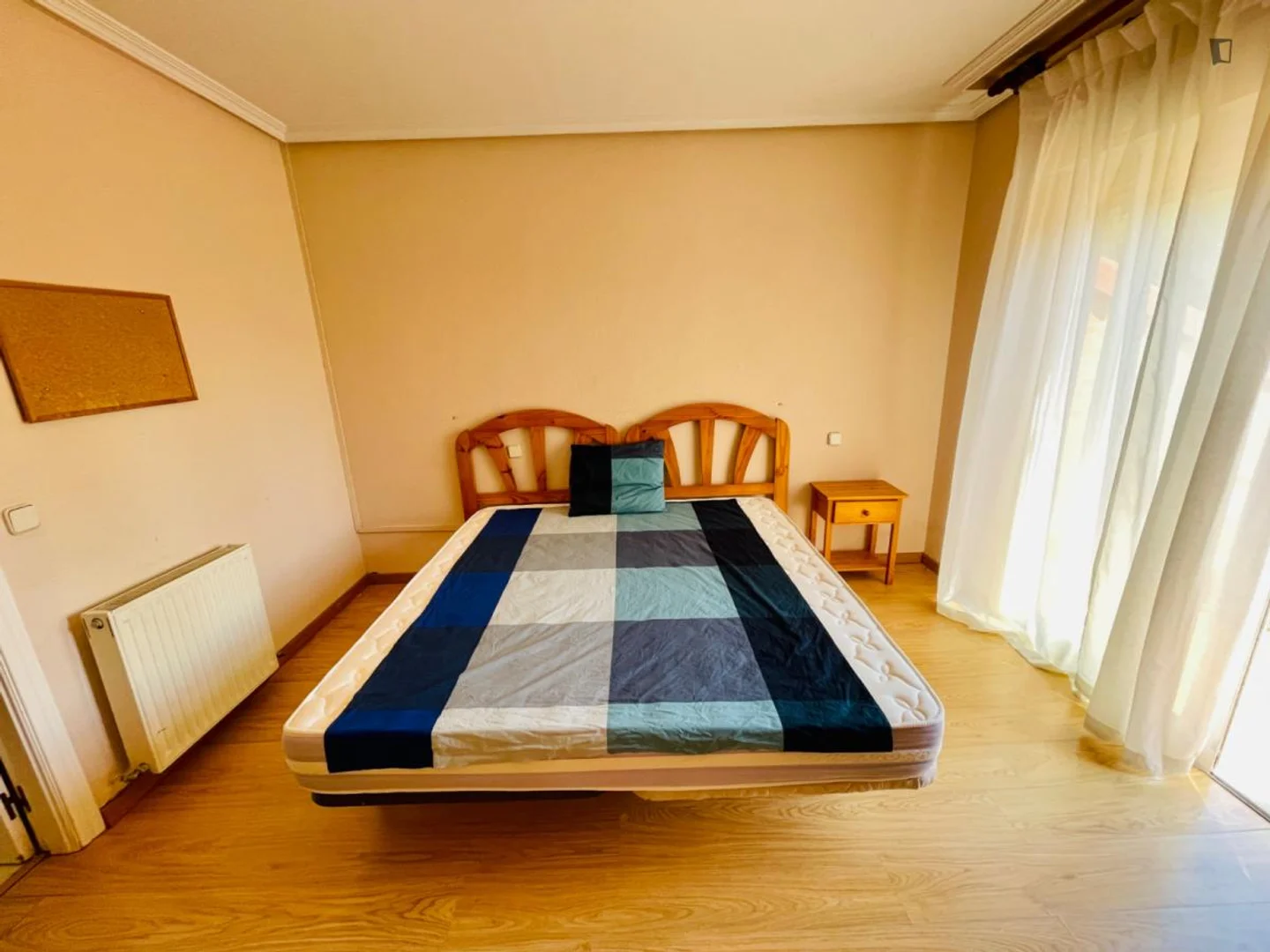Quarto acolhedor para estudantes disponível em 