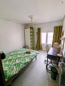 Quarto privado em Carrer d'Almiserà, imagem 4 de 14