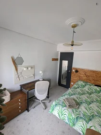 Quarto privado em Carrer d'Almiserà, imagem 1 de 10