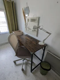 Quarto privado em Carrer d'Almiserà, imagem 3 de 14