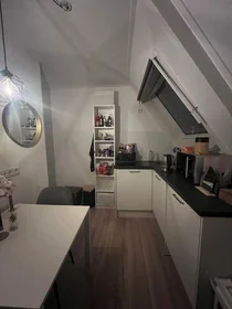 Privatzimmer in der Ambonstraat, bild 1 von 3