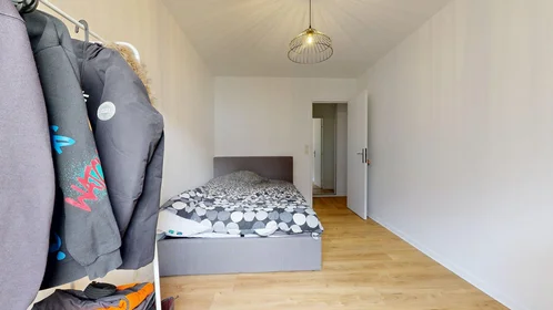 Privatzimmer in der 4b Rue des Sources, bild 2 von 25