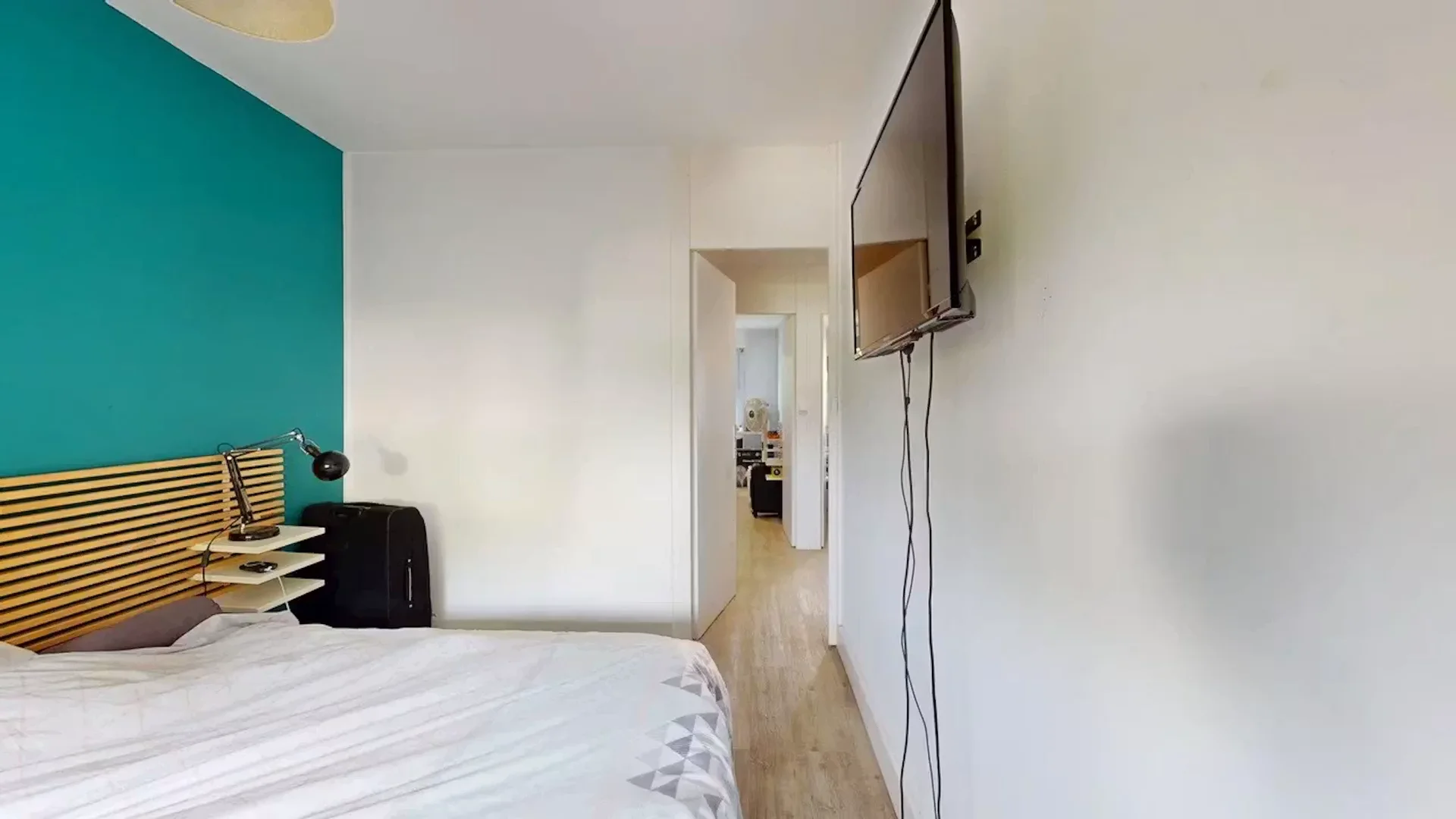 'de öğrenci dairesinde, tamamen mobilyalı kiralık oda