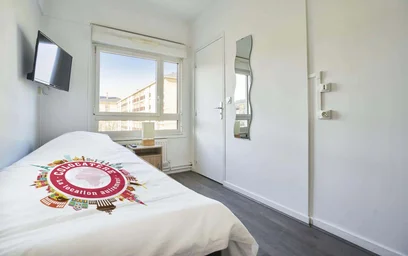 Stanza privata in 1 Rue Cardinal Suhard, 51100 Reims, France, immagine 2 di 15